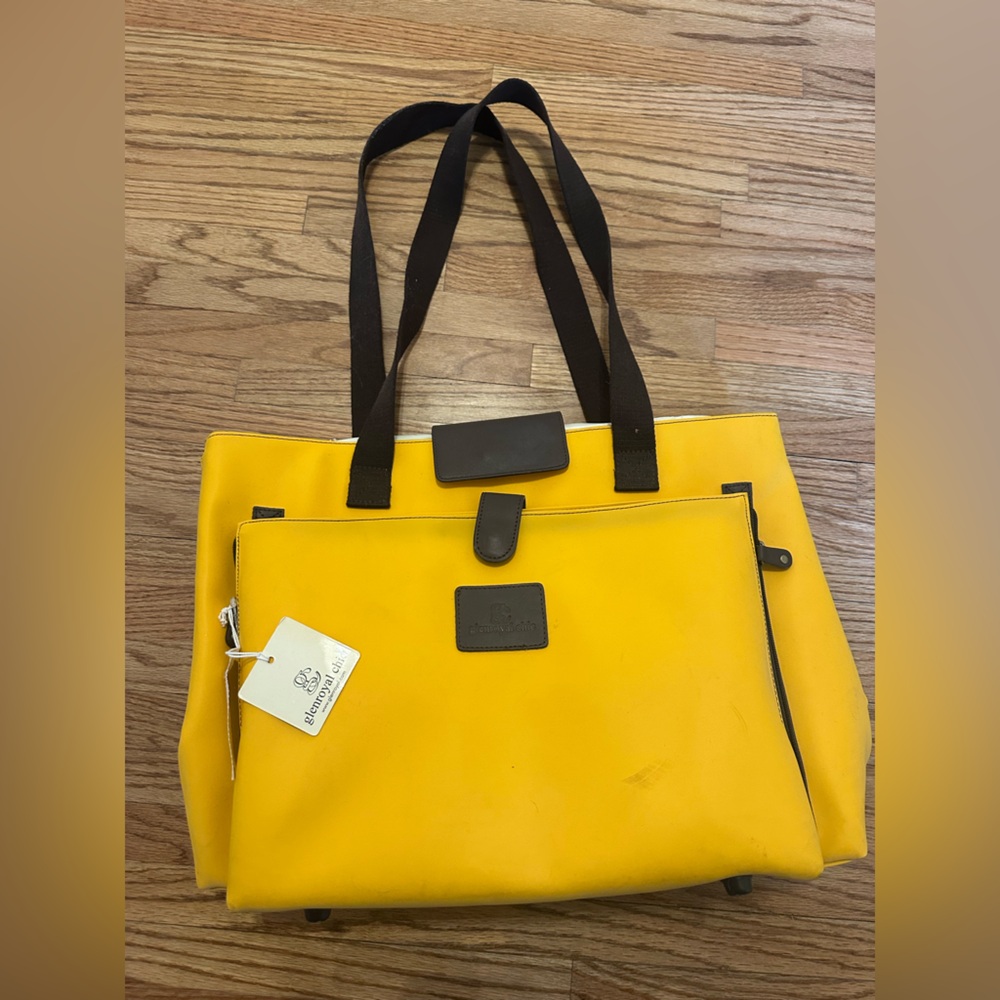 Glenroyal Chic- yellow Diaper Bag (NWT!)